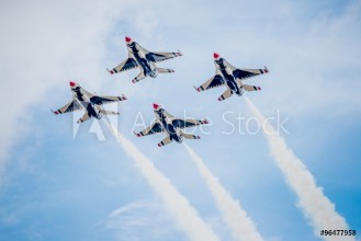 Bild på USAF Fighter Planes in Diamond Formation